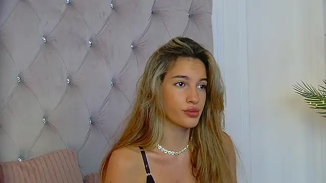 KimmDaviss Live Web Cam Show