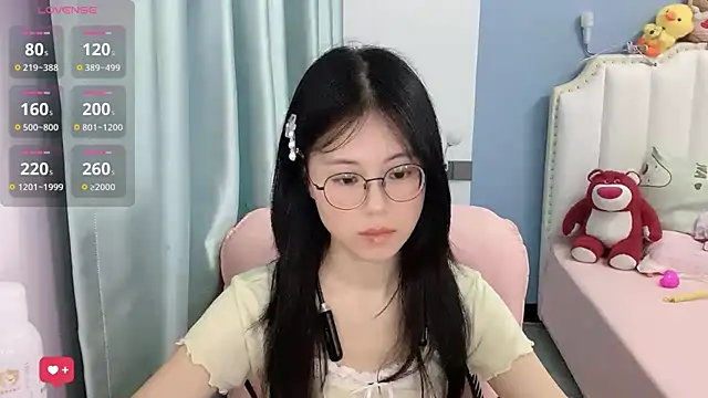 Luna-666 live cam on StripChat