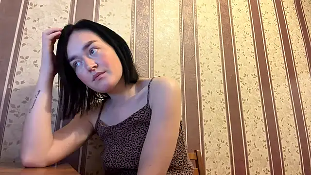Snowmilly live cam on StripChat