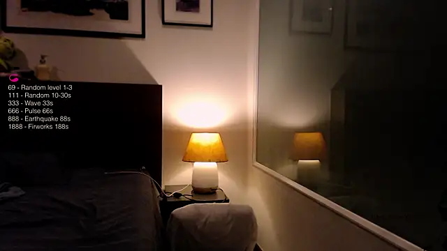 hongkongkitten live cam on StripChat