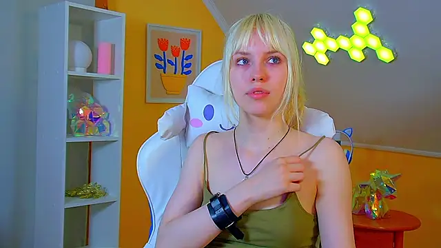 HannahHollis live cam on StripChat