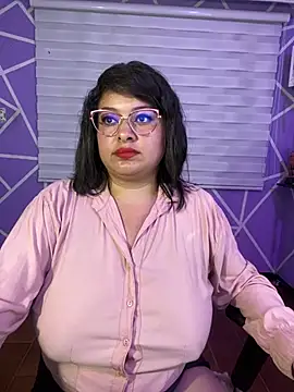 MiiaaJoness webcam