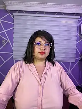 MiiaaJoness webcam