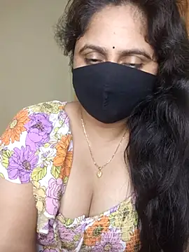 Sravvi499 live sex cam
