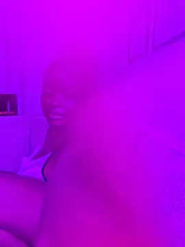 bustytemptress1