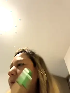 LauraReeves webcam