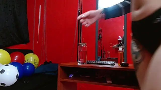 Emily_Slave28 webcam