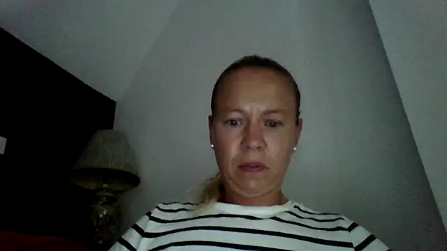 jennyblondeuk webcam
