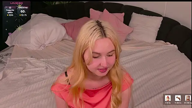 Lilly_Eyes webcam