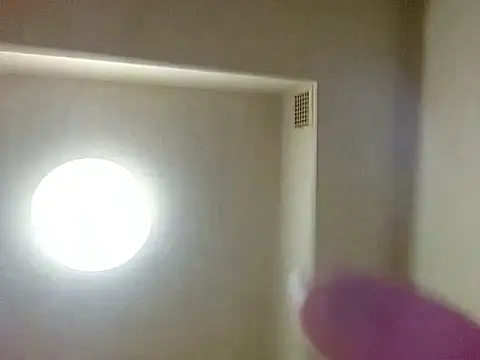 ReekedMyelin webcam