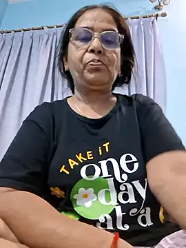 Priya-696 webcam
