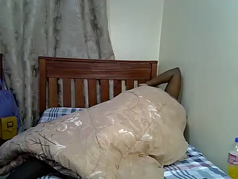 Novah_mila webcam
