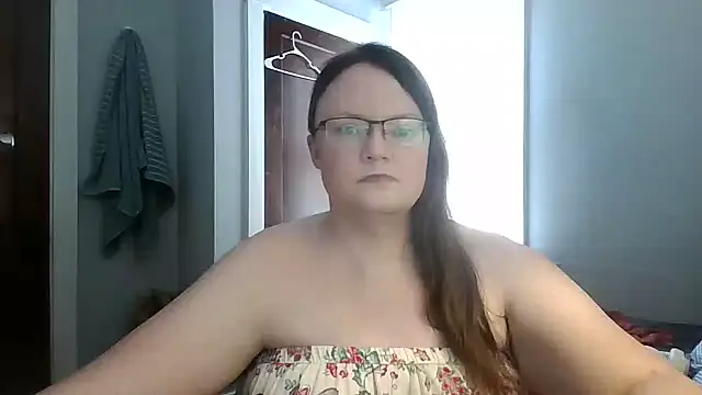 sylviexxxfun2 webcam
