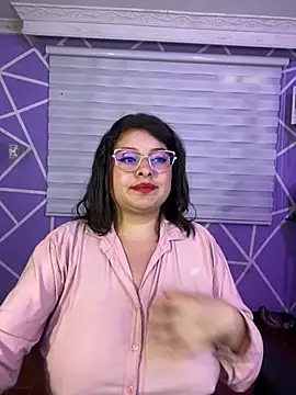 MiiaaJoness webcam