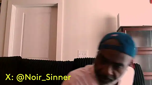 sinnernoir (M mature) - stroke. close up