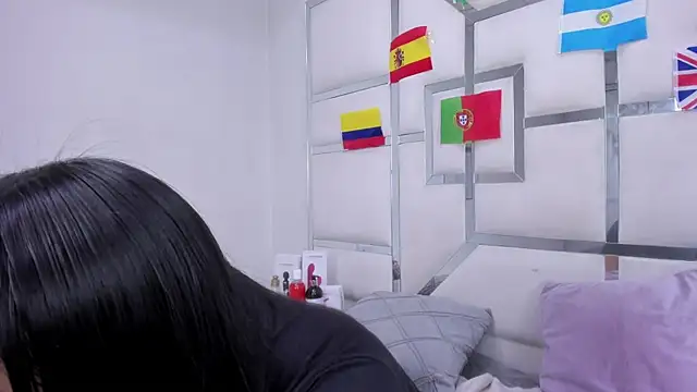 ZoeWan69 Live Web Cam Show