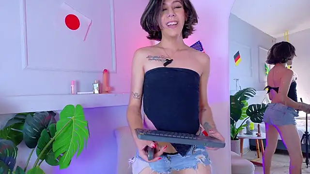 ZoeyPetit Live Web Cam Show