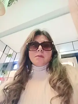 emma_tour Live Web Cam Show