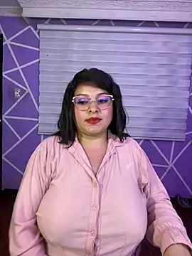 MiiaaJoness webcam