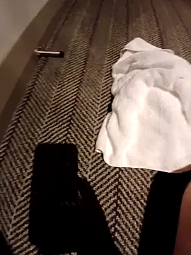 klaxon836 live cam on StripChat