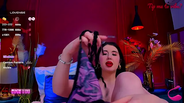 mayzzie - Mayzzie's free webcam - UK Sex Cams