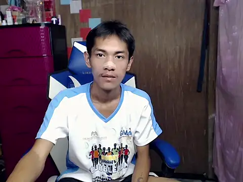 riks_tyler live cam on StripChat