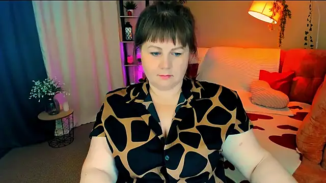 CrystaalStaar live cam on StripChat