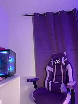Megaan_11 webcam