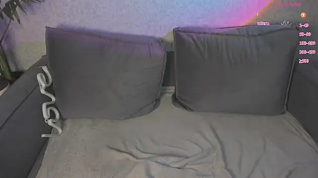 ReinaKousaka live cam on StripChat