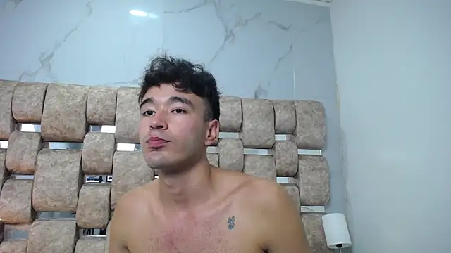 KathyAiden webcam