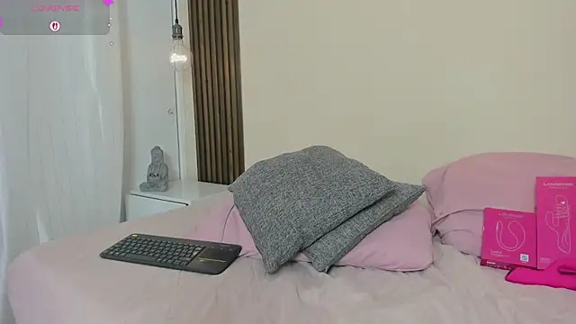 mia_gold_ webcam