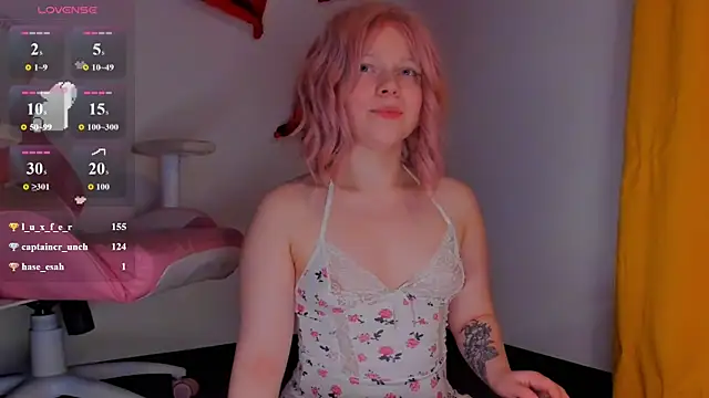 SueNiceeeee webcam
