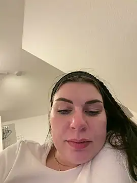 EllyNora Live Webcam on Stripchat