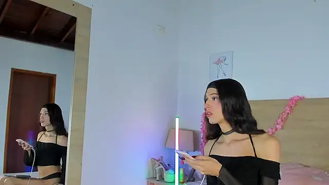 LaraRous live cam on StripChat