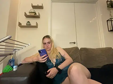 BaddieRiRi224 webcam