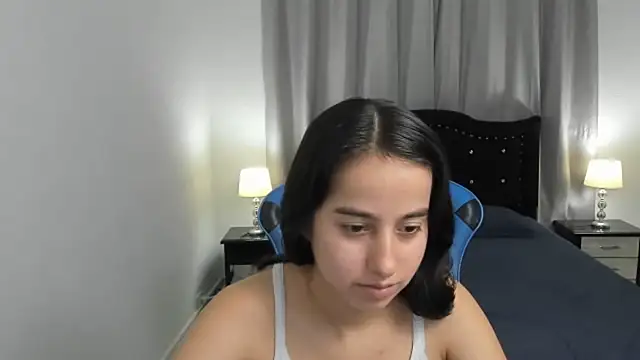 Antonella_heinz live cam on StripChat