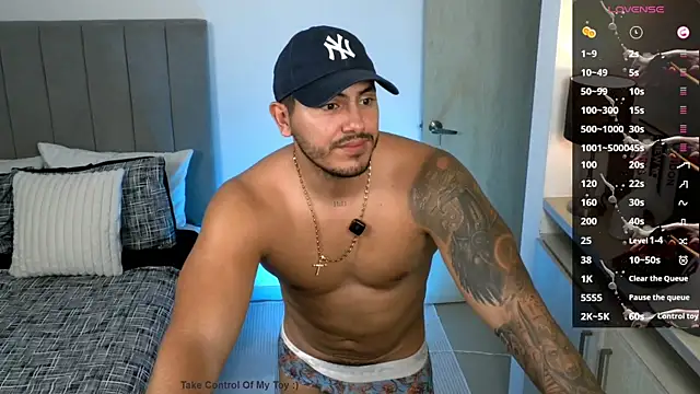 owen-pierces webcam