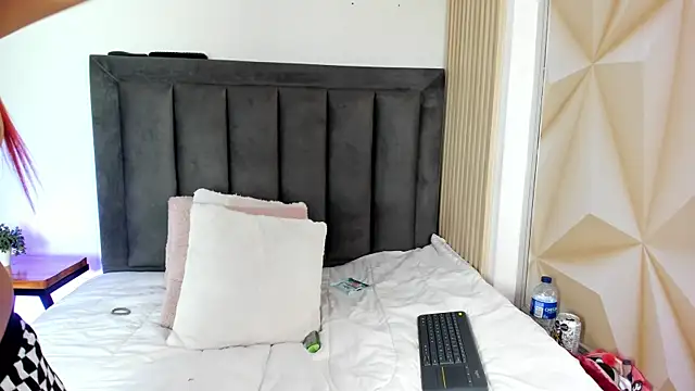 MiaGinger_ webcam