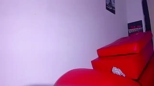 KinkyLatins webcam