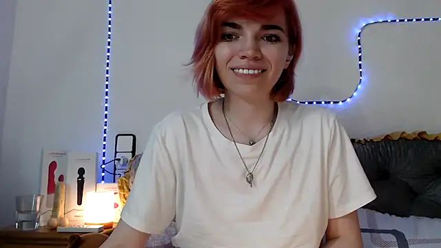 olivka-flower live cam on StripChat