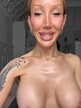 Allana29 Live Webcam on Stripchat