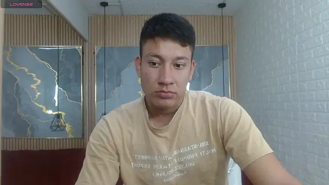 DominantBoy4 webcam