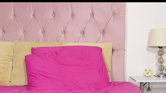 katrinaclarks live cam on StripChat