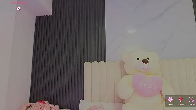 Madiee_Rhea webcam