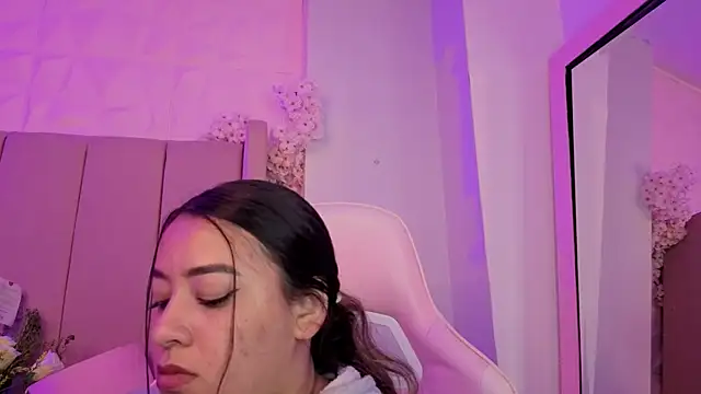 MollyBigBoobs12 webcam