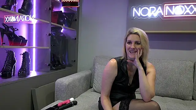 NoraNoxx webcam