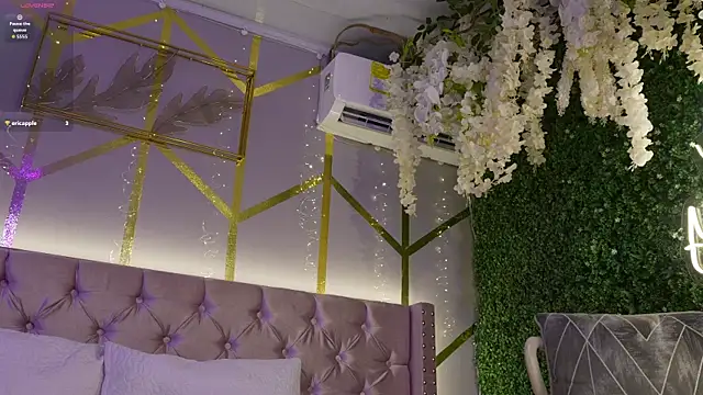 Aurora_Cruz webcam