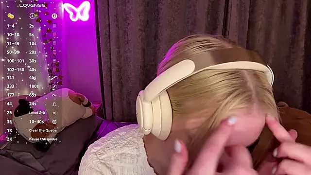 Marry_Sornatiko webcam