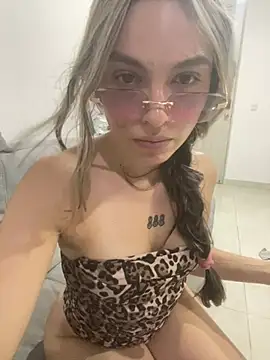 SweetCherry__ live cam on StripChat