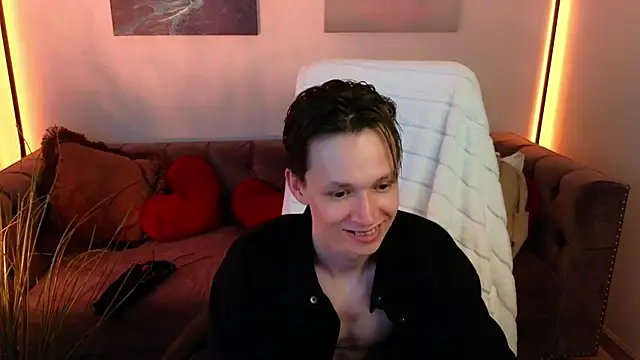 Meverik_Oushen webcam